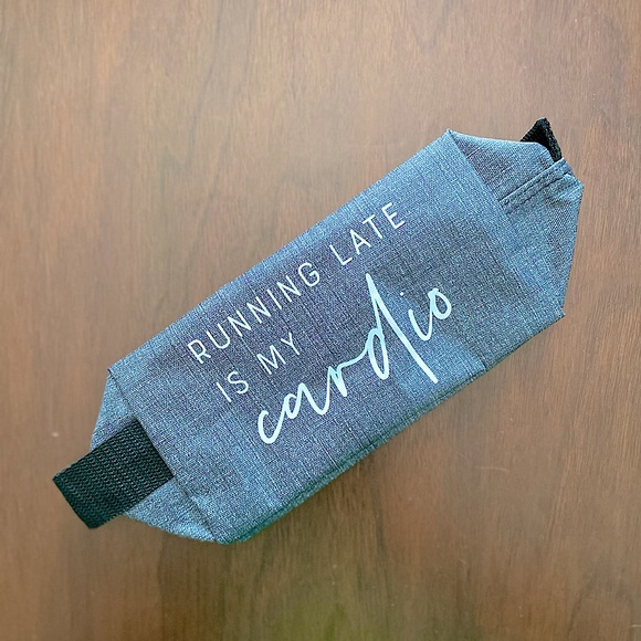 NWOT Thirty-One Let’s Go! Running Late is my Cardio Makeup Bag - Picture 1 of 4